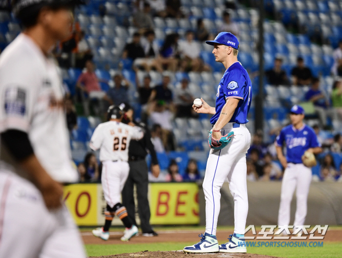 자책점 단 1점 없이 역전에 재역전...8,9위 자리바꿈, '실책-실책-…