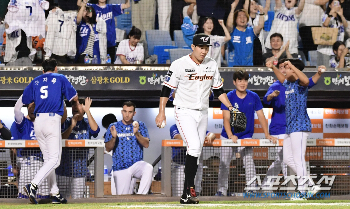 자책점 단 1점 없이 역전에 재역전...8,9위 자리바꿈, '실책-실책-…