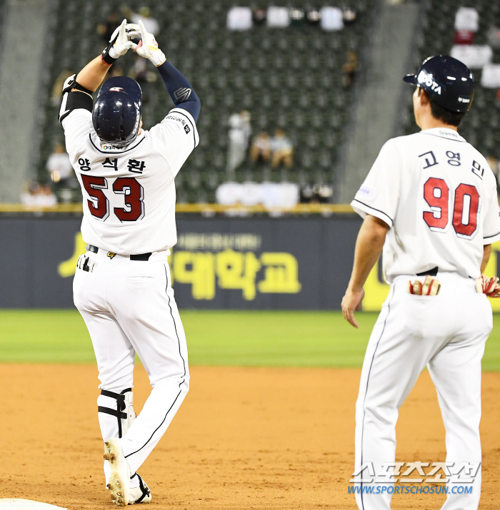 깨어난 곰타선의 김광현 사냥, 곽빈 3전4기 데뷔 첫 10승..두산, S…