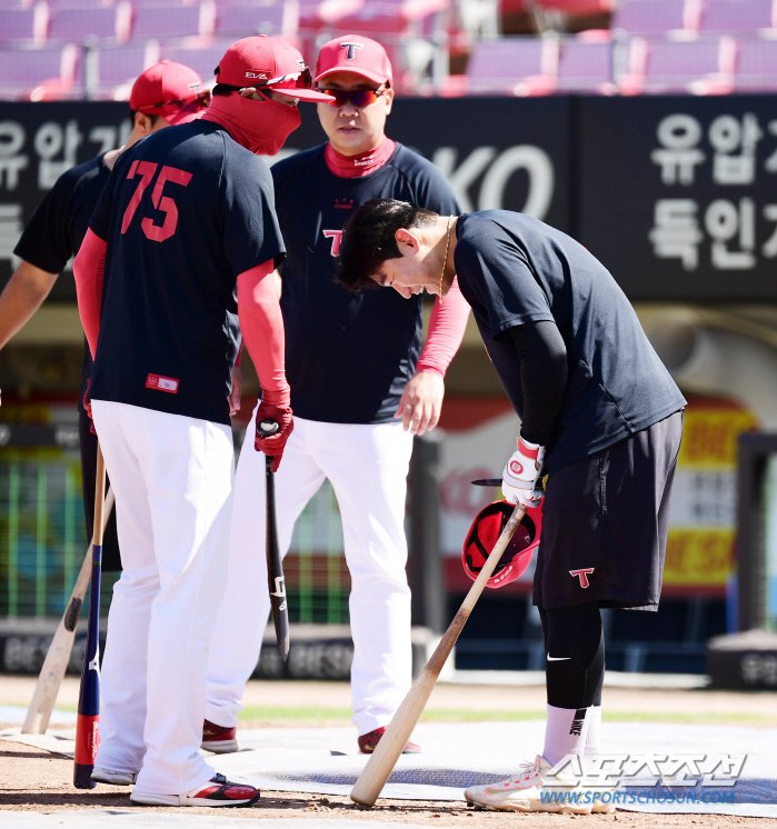 '방망이 네가 사 와!' 김도영, 매서운 타격감 뽐냈으나 코치에게 혼쭐[…