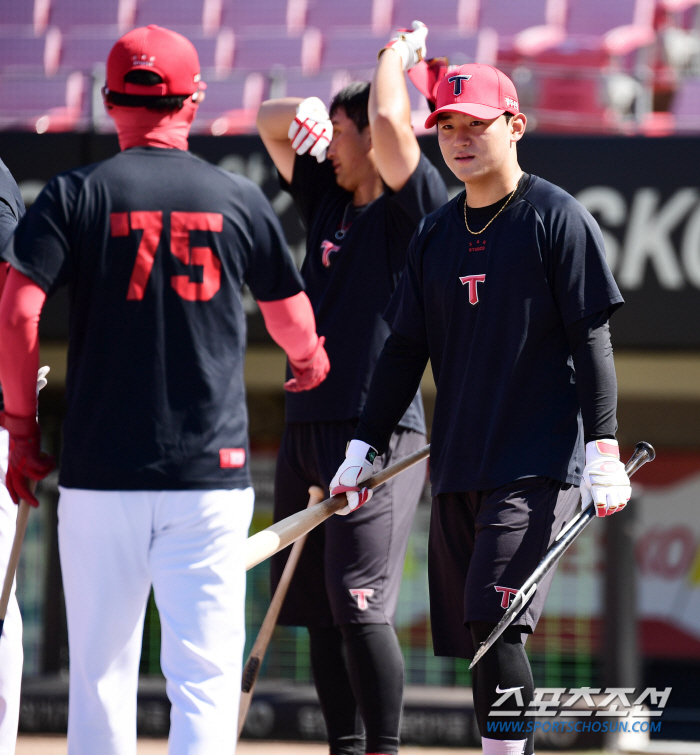 '방망이 네가 사 와!' 김도영, 매서운 타격감 뽐냈으나 코치에게 혼쭐[…