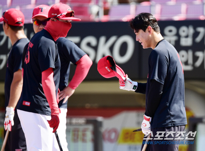 '방망이 네가 사 와!' 김도영, 매서운 타격감 뽐냈으나 코치에게 혼쭐[…