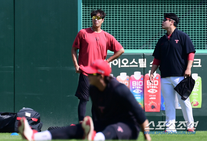 '가을맛 아는대유~' 밝은 표정으로 1군 합류한 좌완 스페셜리스트[인천현…