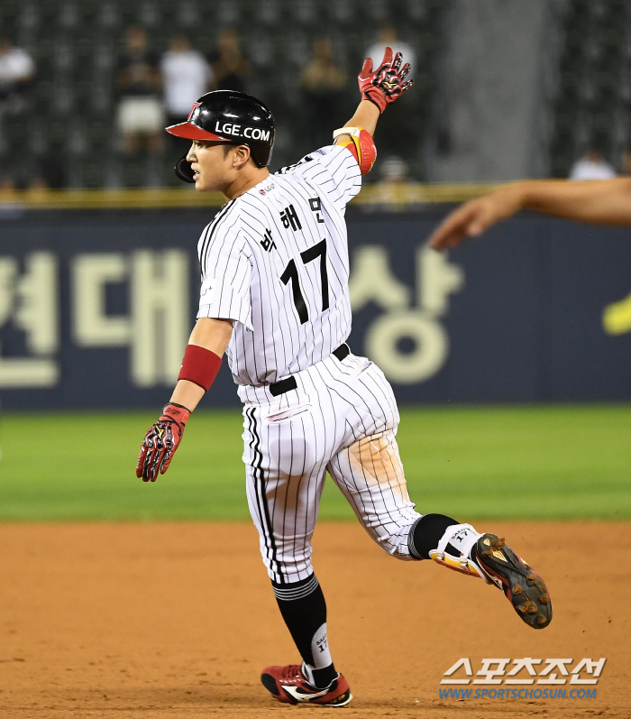 실책 많아야 강팀? LG 최다 1위→한화 최소…2023 KBO 아이러니 …