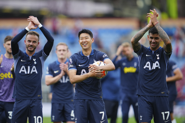 '해트트릭' 손흥민, 'BBC-EPL' 이주의 팀 선정→파워랭킹 1위까지…