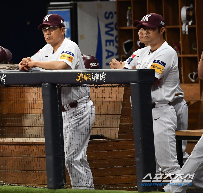 [창원현장]2이닝 5볼넷 2사구 5실점…함량미달 장재영을 1군에서 계속 …