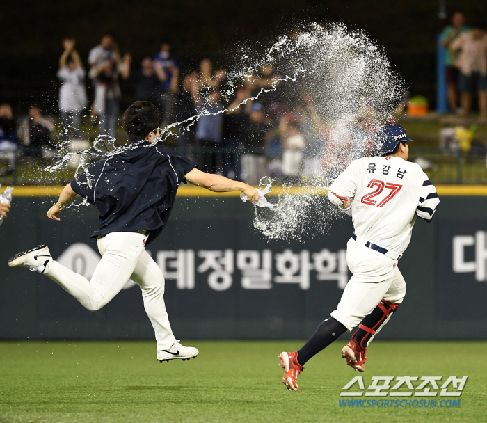 "쥐구멍에 숨고 싶었다" 9회 만루 병살→11회말 오승환 상대로 끝내기……