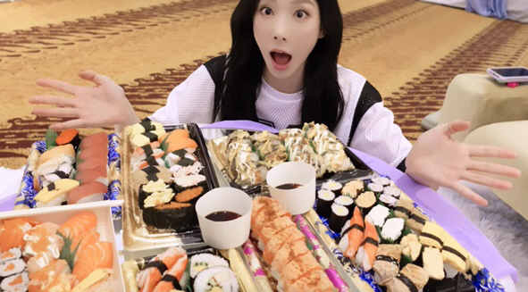 태연, 역시 소식좌..김밥 두 알에 바나나가 전부 '이래서 뼈마름'