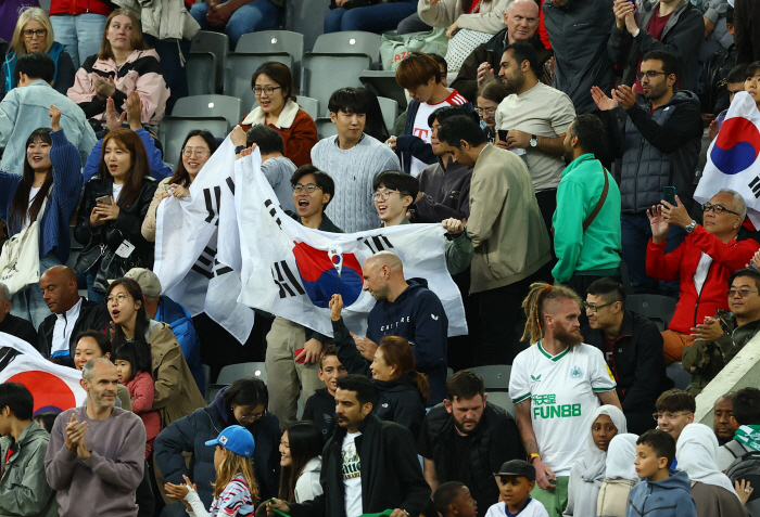 [사우디Live]한국 선수들 나오자 사우디 팬들 야유! 여기에 한국 팬들…