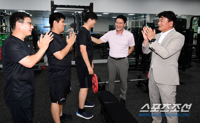 "모두의 스마트 체육관" 장애X비장애학생X축구부 함께 달리는 여의도고의 …