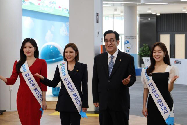 '미스트롯' 송가인, 김다현 학교안전 홍보대사로 위촉