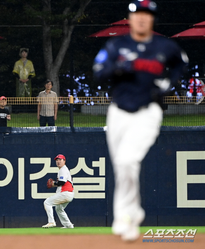 '이걸 잡았다고?' 대투수도 경의 표한 美친 수비에 상대팀은 갸우뚱, 멀…