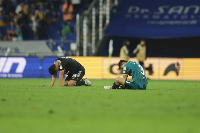 '이제 2위와 승점 6점차' 좌고우면 않는 홍명보 감독, 선수 아닌 팀만…