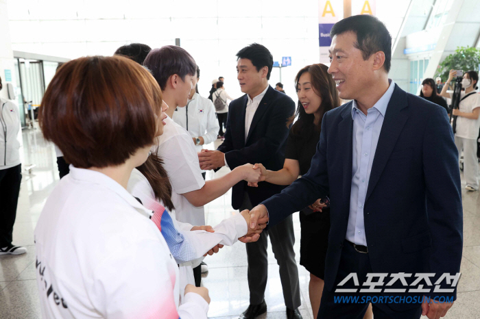 "적지에서 만리장성 넘는다!" 남녀탁구대표팀 항저우AG 출국[오피셜]