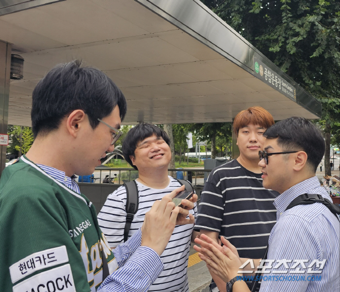 "실시간중계 직관!" 1년2개월만에 확 달라진 야구장,시각장애'찐팬'들의…