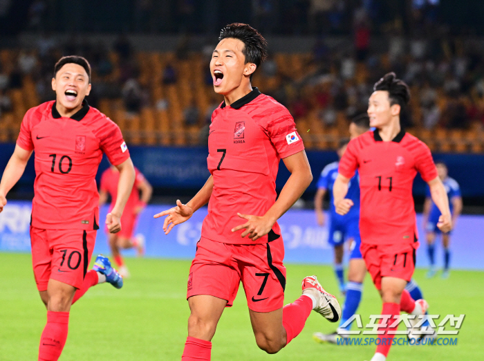 정우영→조영욱 득점 폭발, '황선홍호' 쿠웨이트 2-0 리드 中