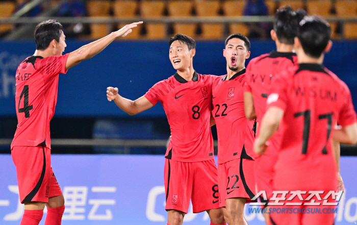 [항저우 현장]'교체카드도 통했다' 설영우 패스-박재용 골, 한국 8-0…