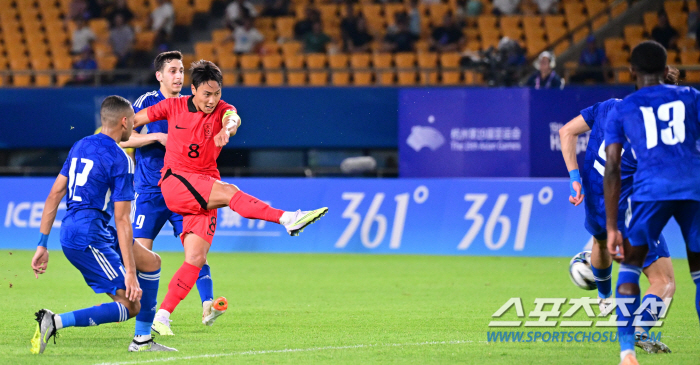 '이강인 없어도 되나?' 골잡이 걱정하던 황선홍호, 폭풍 9골 퍼레이드 …