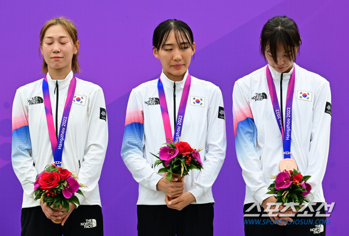 한국선수단 첫 메달 주인공 여자 근대5종 김선우, 아쉬움과 자부심에 눈물…