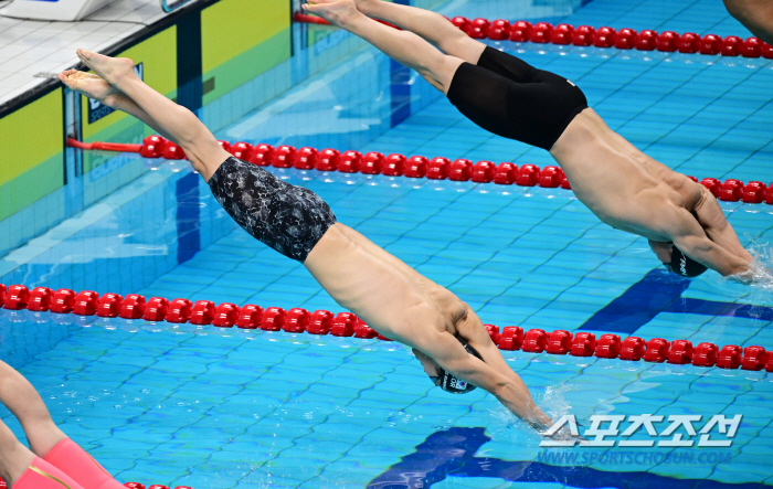 [항저우ON]씁쓸함 감추지 않은 '동메달' 황선우 "기록 아쉽다, 남은 …