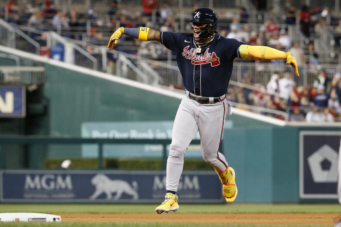 '느닷없는' NL MVP 논쟁, "아쿠냐의 40-60은 역사적" vs. …