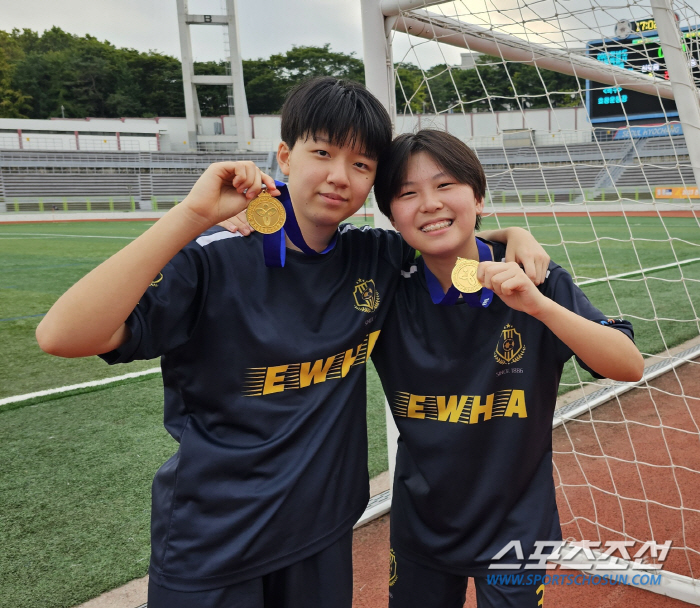 "축구 넘좋아♥" 이화여고X전농중 '서울대표' 여축스포츠클럽이 쏘아올린 …