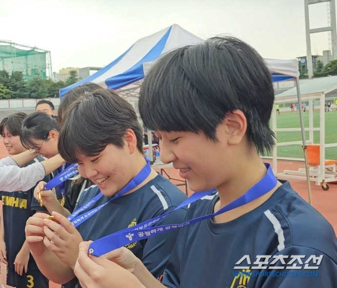 "축구 넘좋아♥" 이화여고X전농중 '서울대표' 여축스포츠클럽이 쏘아올린 …