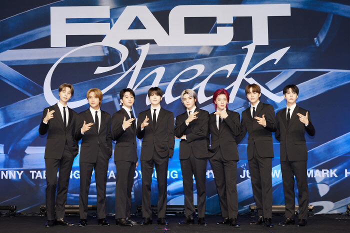 NCT 127, 정규 5집 발매 3일 만에 주간 음반 차트 1위…뜨거운 반응 '팩트 체크'