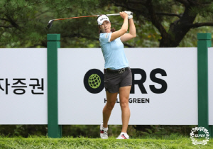 김아림, LPGA 메이뱅크 챔피언십 2R서 선두와 3타차