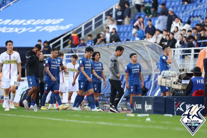 조기우승에 김빠졌나? K리그 강등권 경쟁 '꿀잼' 남았다, 수원FC-강원…