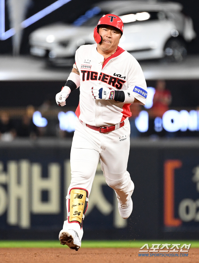 이게 왜 진짜야? 최형우 MLB.com 대서특필 "역경 이겨낸 아이콘"