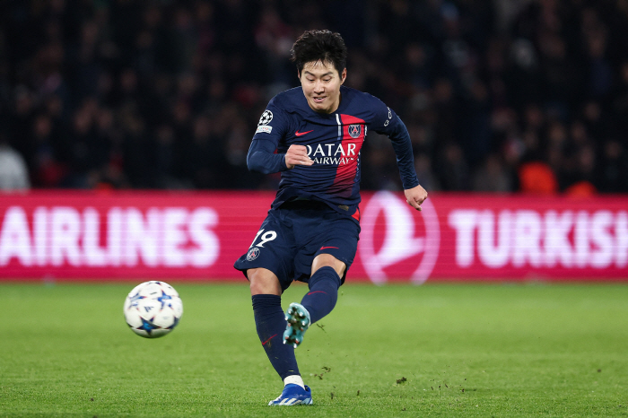 'PSG 슈퍼스타'+'메시의 후계자' 이강인, 선발 입지 굳히나...르아…