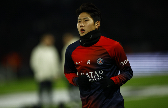 'PSG 슈퍼스타'+'메시의 후계자' 이강인, 선발 입지 굳히나...르아…