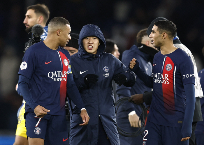 'PSG 슈퍼스타'+'메시의 후계자' 이강인, 선발 입지 굳히나...르아…