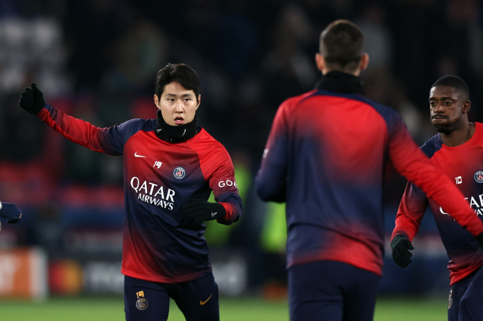 'PSG 슈퍼스타'+'메시의 후계자' 이강인, 선발 입지 굳히나...르아…