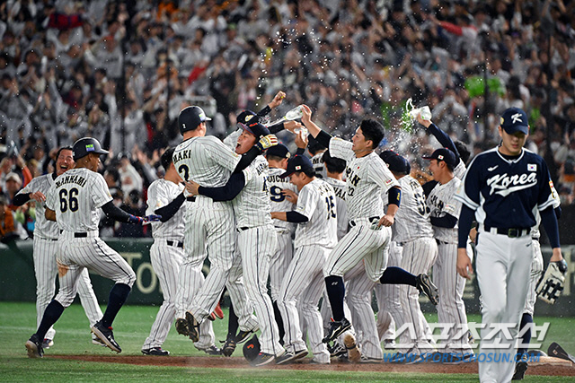 '원투 펀치' 야마모토 이마나가…4번-좌익수 요시다, WBC 일본 우승 …