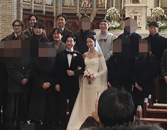 kim dong wook married