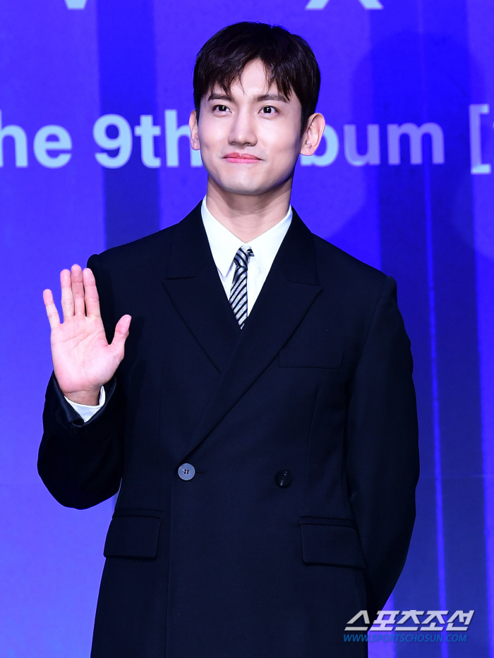 최강창민, K팝 후배들에게 "20주년 결코 쉽지 않아, 겸손함 가지는 가…