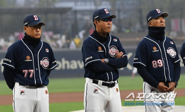 유일 '팀 타율 3할' 이끈 전문가였는데…파격 보직 변경? '巨人'의 주…