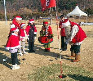 핀란드 산타·엘프 화천산천어축제 깜짝 방문…파크골프도 한판