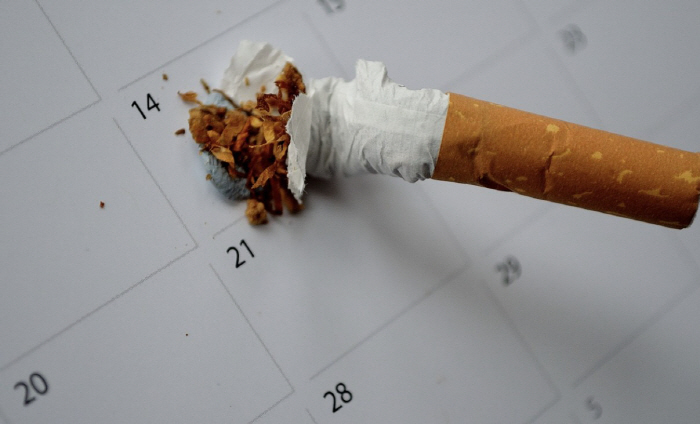 흡연이 허리병 원인?…척추질환자 금연·금주해야 하는 이유