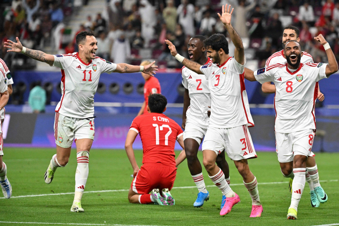 '지한파 맞대결, 벤투가 웃었다' UAE, 안데르센의 홍콩에 3-1 승 …