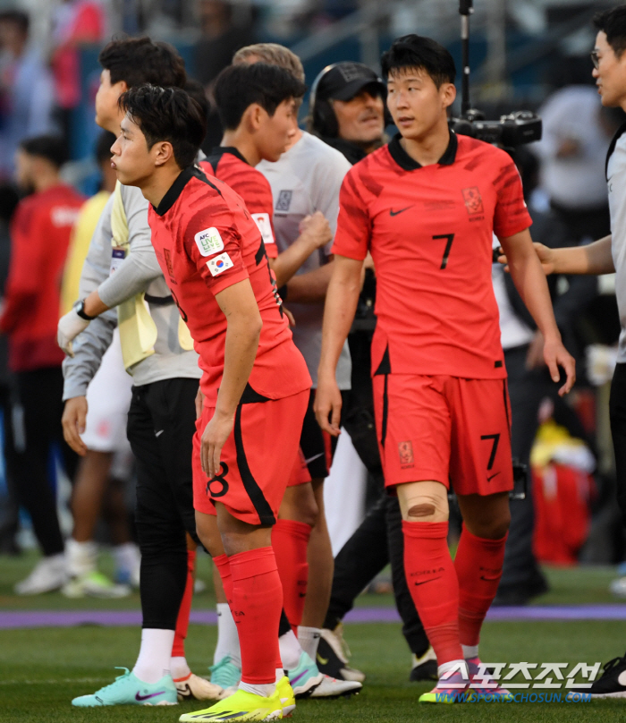 [카타르 NOW]'中 심판 옐로카드 희생양' 손흥민 작심 발언 "난 시뮬…