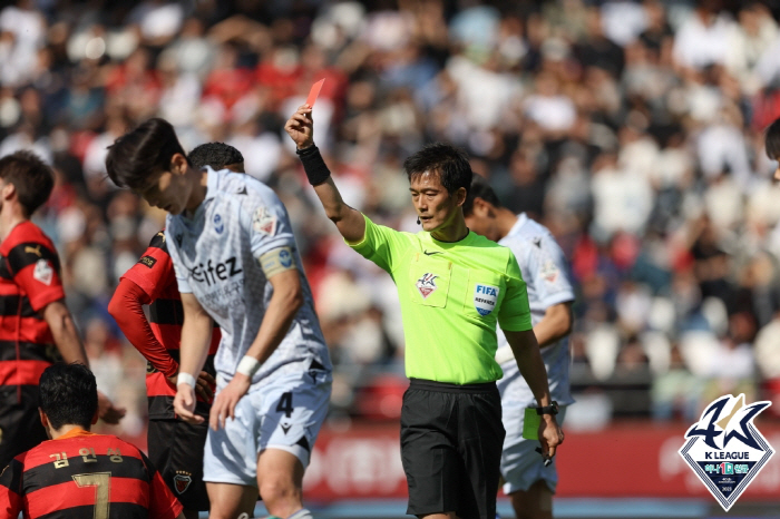 "중국-레바논전 한국 심판이 맡던데.." 마닝의 '한국축구 모욕'에 보복…