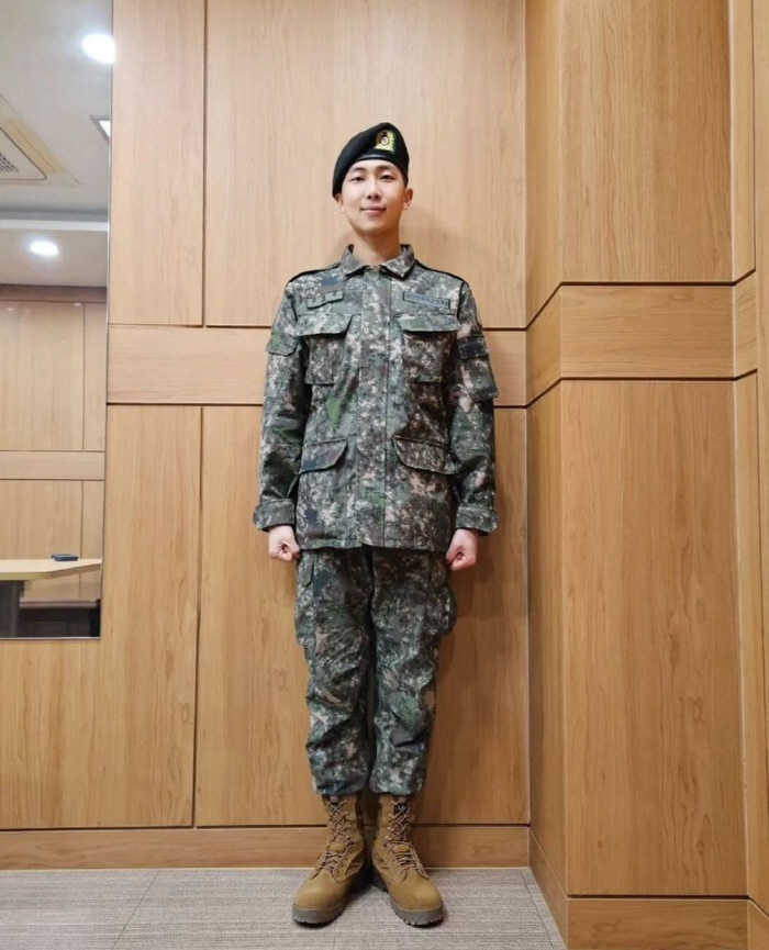 BTS RM, '5월에도 눈 내리는' 승리부대로 전속…군 복무도 '찐'이…