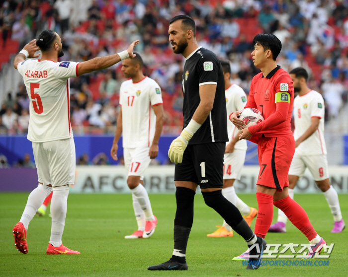 일본도 떨고 있다. 日 매체 "16강 한일전 확률 13% 급감. 불행 중…