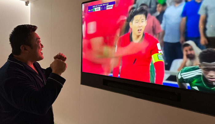 마동석도 "대~한민국" 밤샜다…韓대표팀 축구, 극적 승리에 '마요미 댄스…