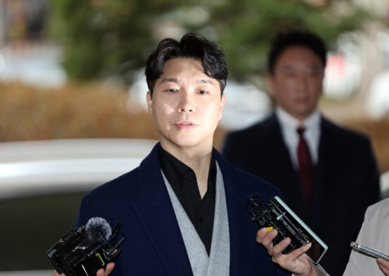 '친형 유죄 입증' 박수홍, 이젠 가짜뉴스-악플러에게 책임 묻는다 