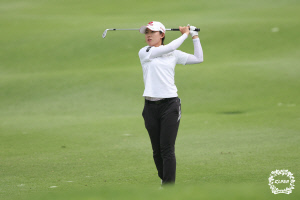 [KLPGA] 황유민, 하루 버디 10개 9언더파 '괴력'…