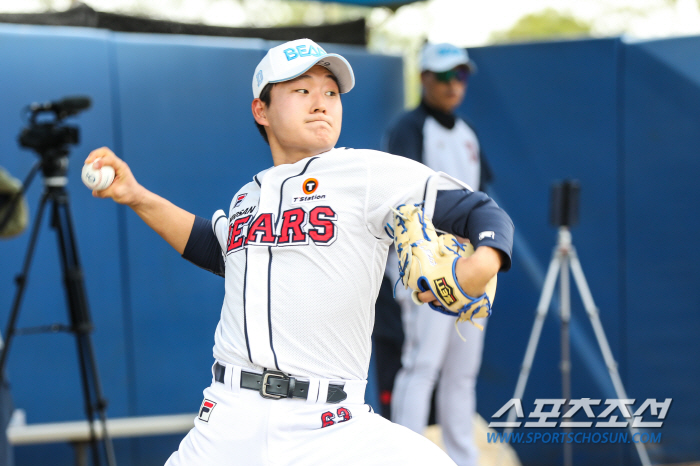 "어릴 때 많이 왔던 선배라"…日 홈런왕 잡은 '슈퍼루키', KBO 현역…